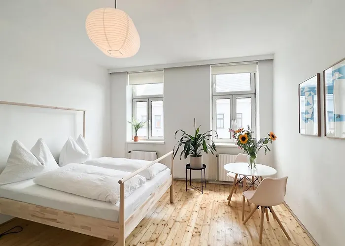 Central Apartment Next To Belvedere Castle